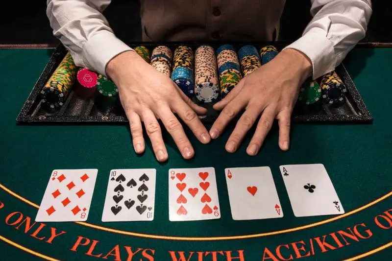 Sai lầm của người chơi khi sử dụng Bluff Poker là gì?